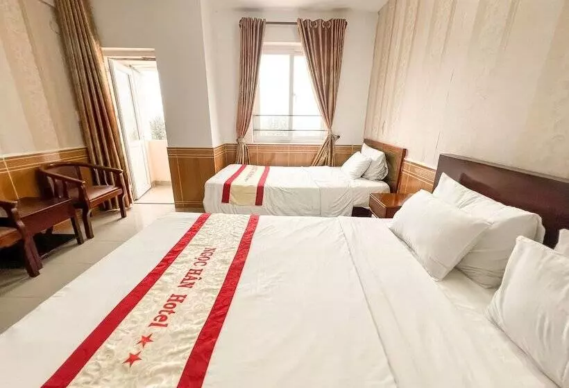 Ngọc Hân Hotel By The Moment