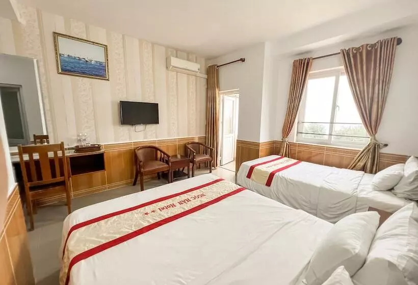 Ngọc Hân Hotel By The Moment