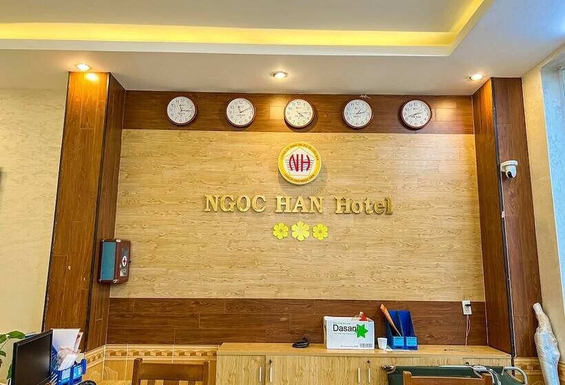 Ngọc Hân Hotel By The Moment