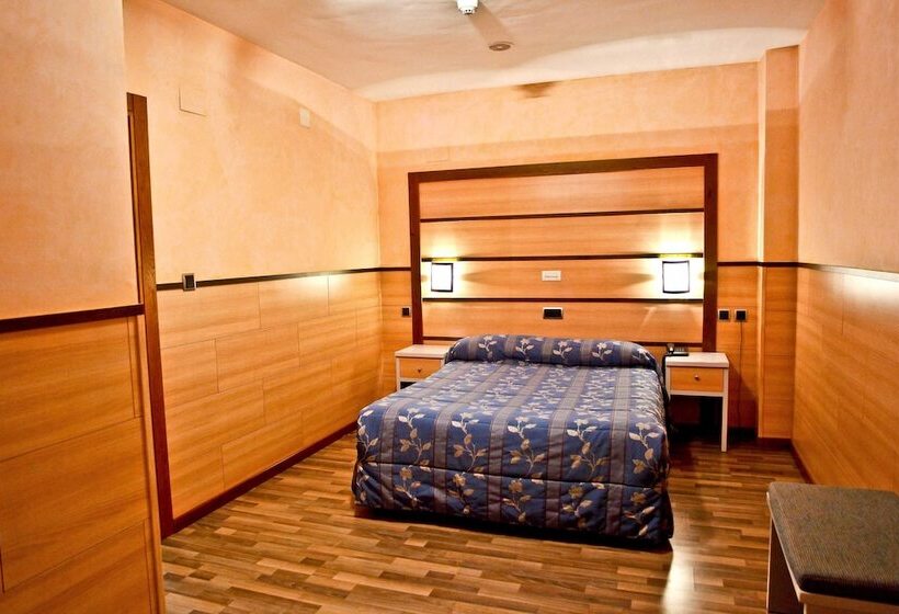 בית מלון כפרי Pio Xii Jumilla