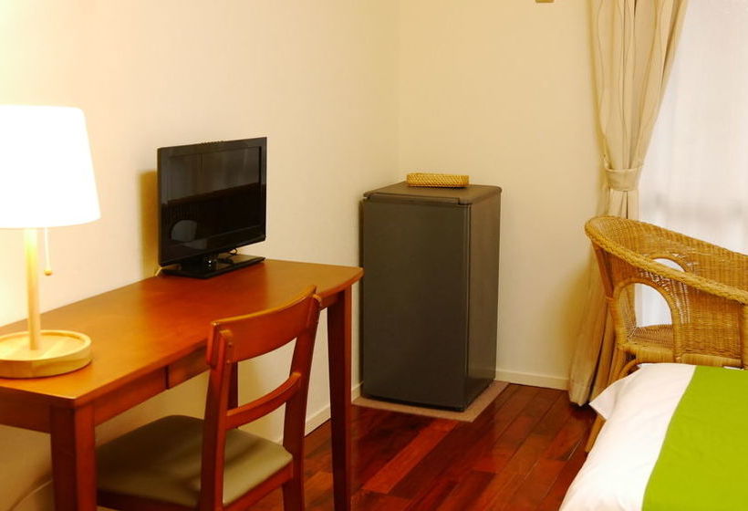 Bed and Breakfast Iyashi No Resort Nakijin