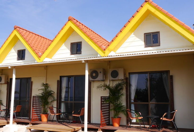 Bed and Breakfast Iyashi No Resort Nakijin