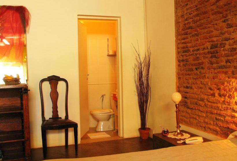 تختخواب و صبحانه Posada De La Luna