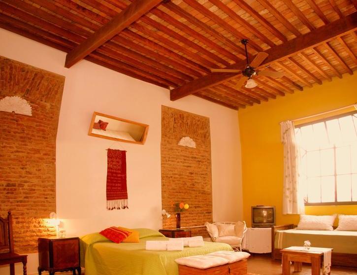 تختخواب و صبحانه Posada De La Luna