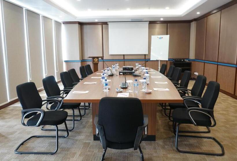 Hotel Brothers Biru Solo Baru