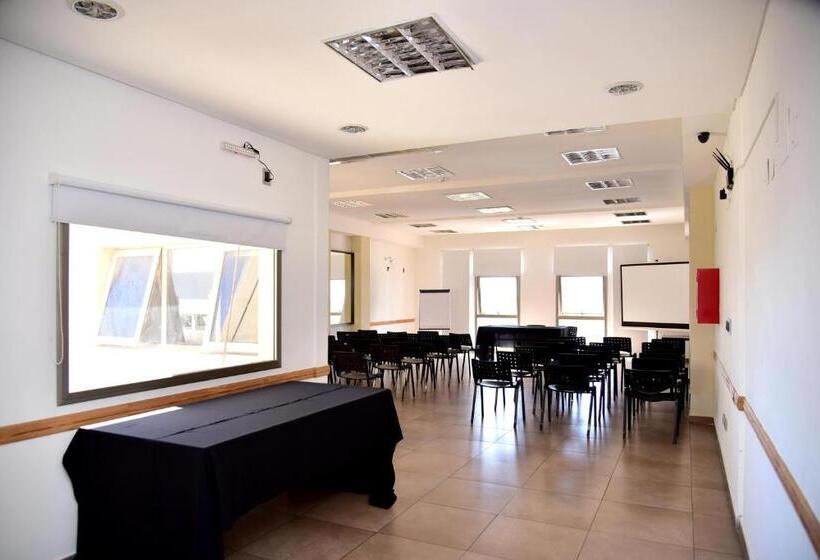 Отель Confianza