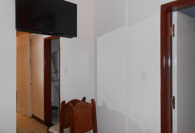 فندق De Las Artes