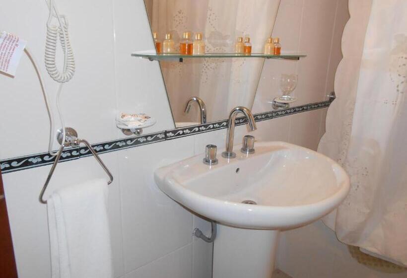 فندق De Las Artes