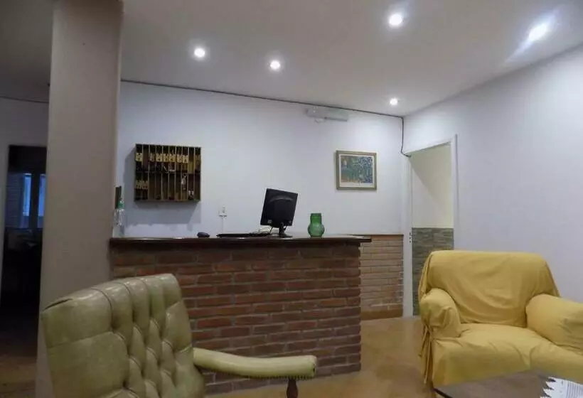 Hotel Embassy