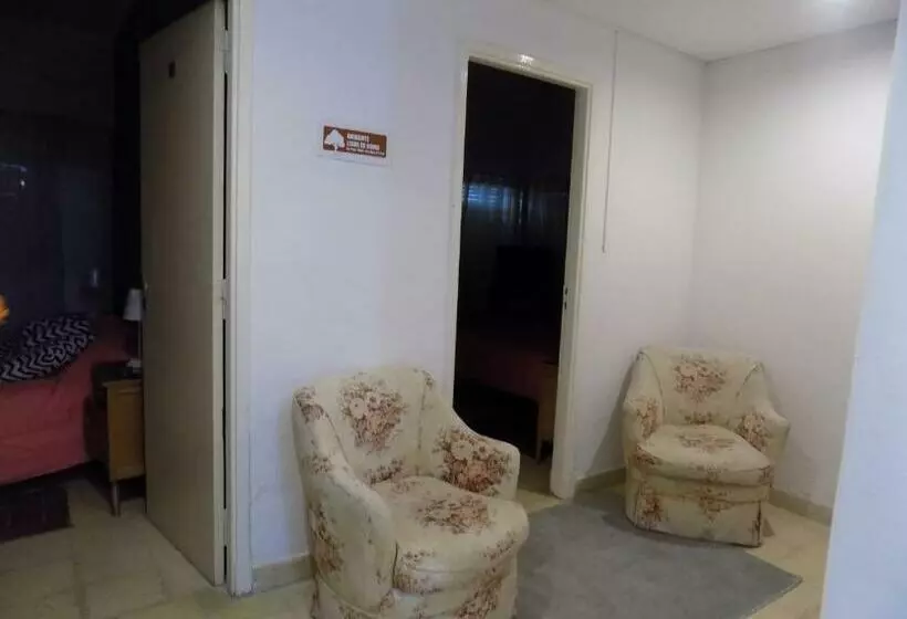 Hotel Embassy