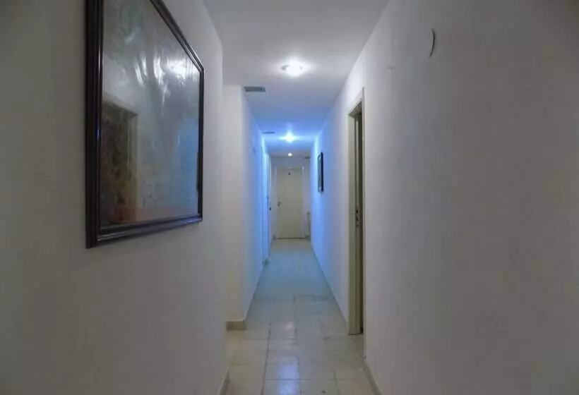 Hotel Embassy