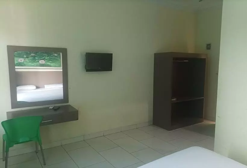 Hotel Permata Hijau