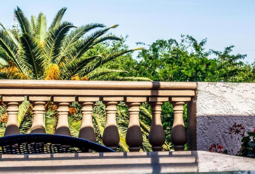 בית מלון כפרי Sienna