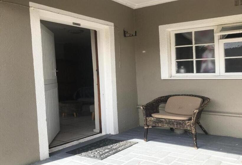 펜션 Le Petit Chateau Guest House