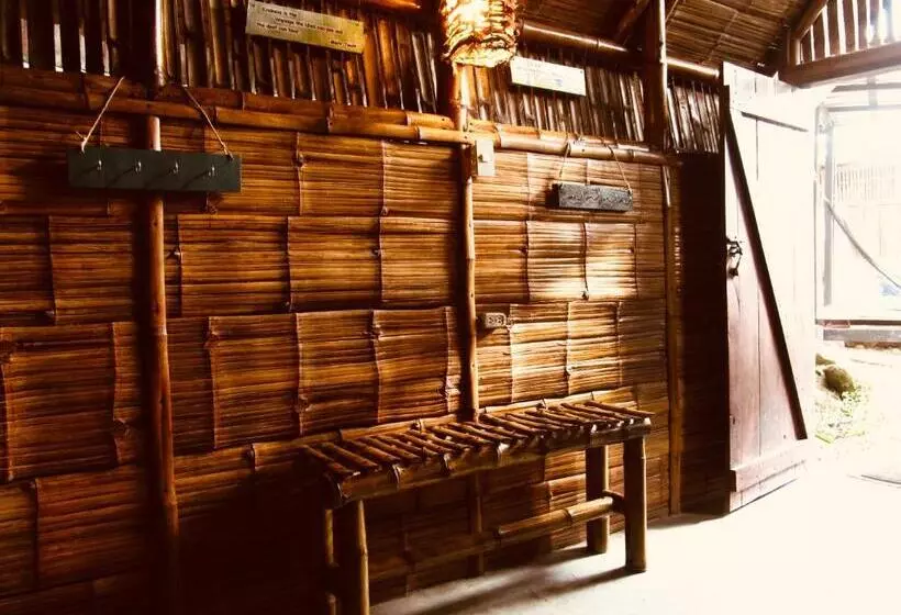 The Mudhouse Hostel Mompiche