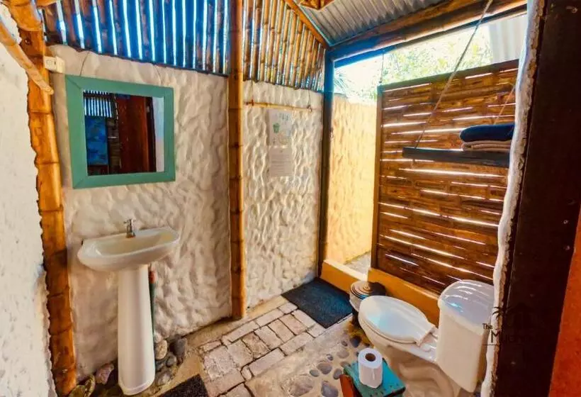 The Mudhouse Hostel Mompiche