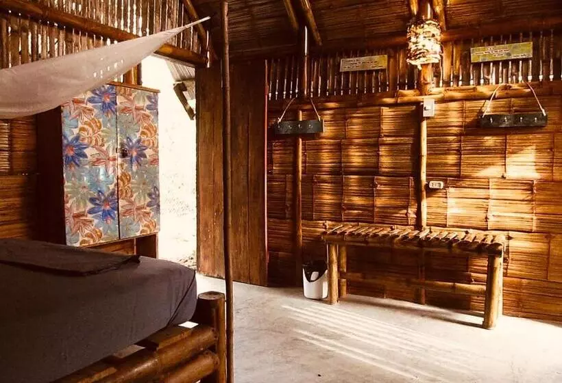 The Mudhouse Hostel Mompiche