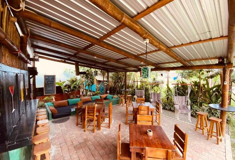 The Mudhouse Hostel Mompiche