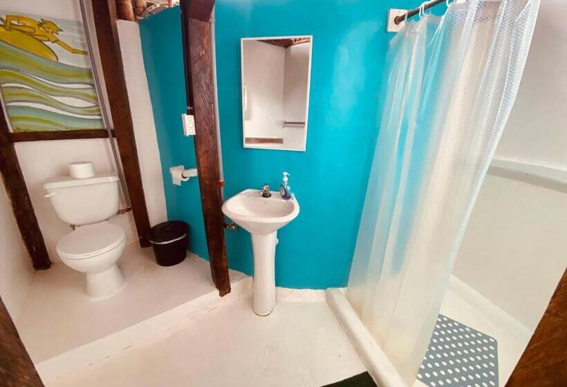 The Mudhouse Hostel Mompiche