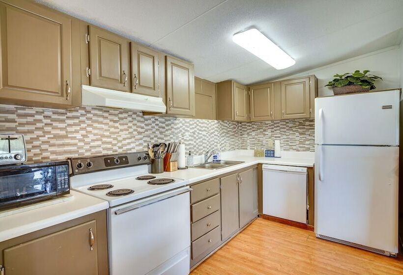 Charming Home W/ Dock, Near Downtown Lake Charles!