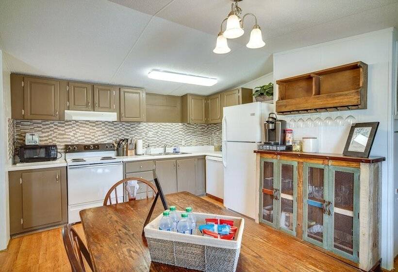 Charming Home W/ Dock, Near Downtown Lake Charles!