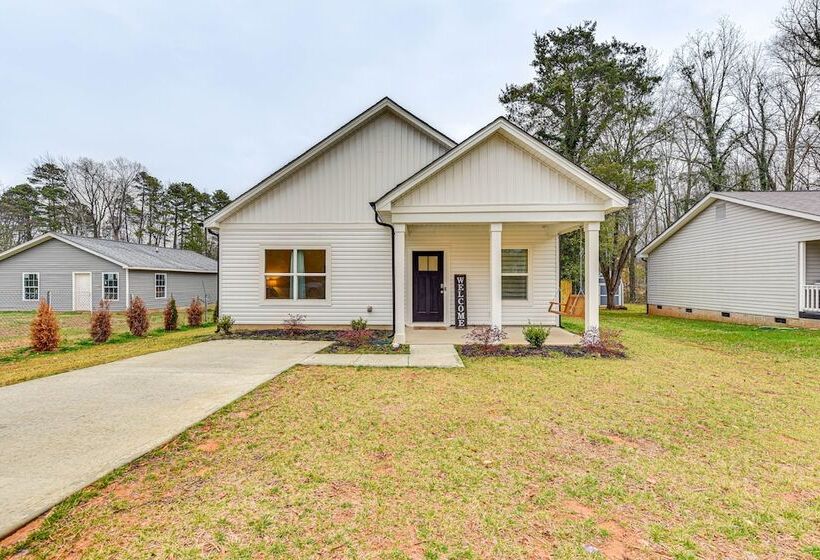 Family Friendly Home ~ 5 Mi To Unc Charlotte!