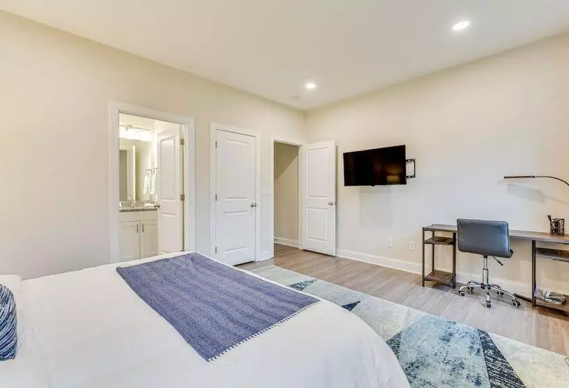 Family Friendly Home ~ 5 Mi To Unc Charlotte!