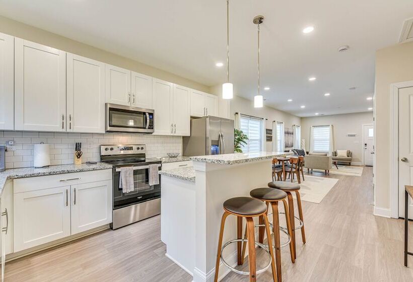 Family Friendly Home ~ 5 Mi To Unc Charlotte!