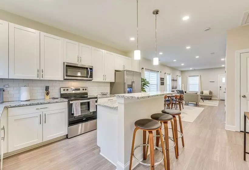 Family Friendly Home ~ 5 Mi To Unc Charlotte!