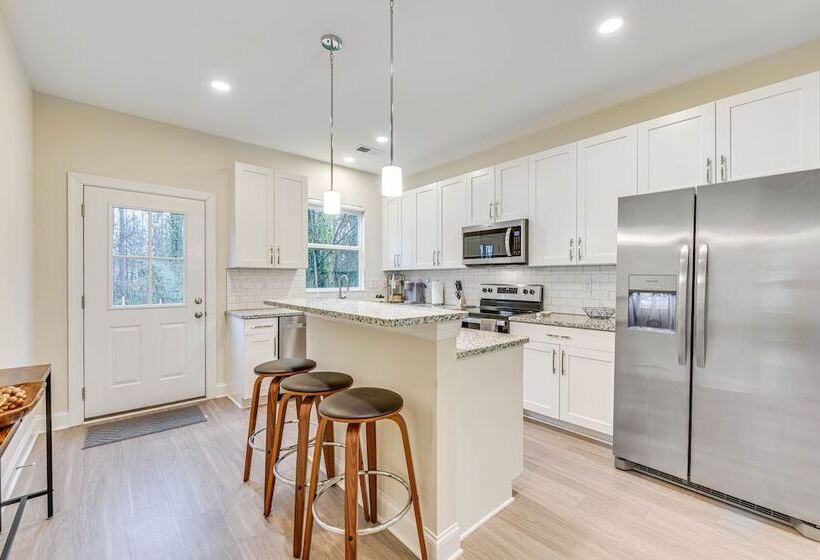 Family Friendly Home ~ 5 Mi To Unc Charlotte!