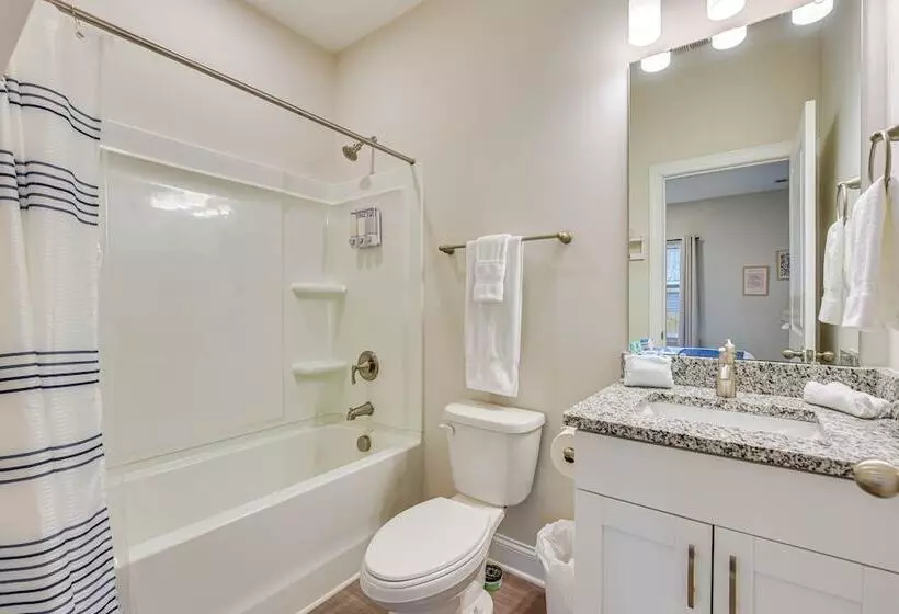 Family Friendly Home ~ 5 Mi To Unc Charlotte!