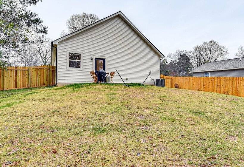 Family Friendly Home ~ 5 Mi To Unc Charlotte!