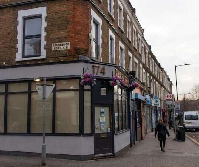 בית מלון כפרי Burren London