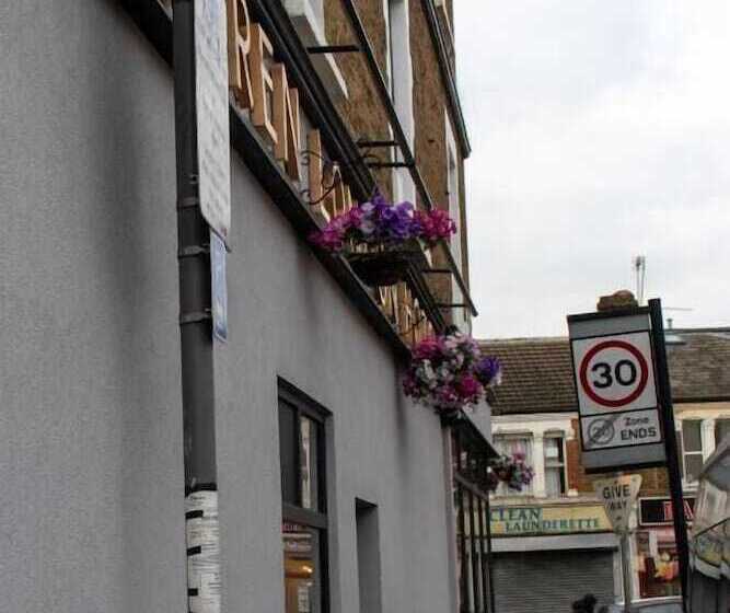 בית מלון כפרי Burren London