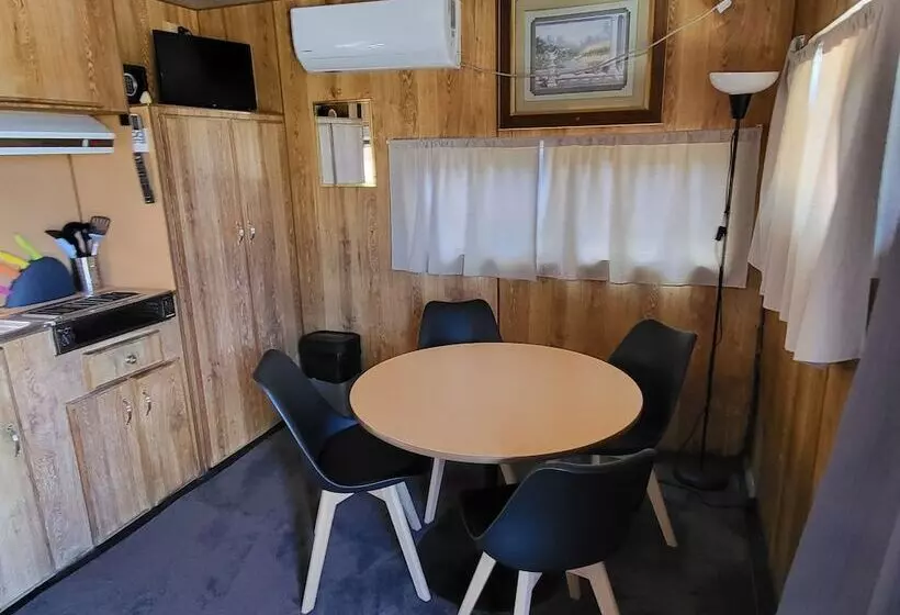 Hotelli Kangaroo Lake C & C Park