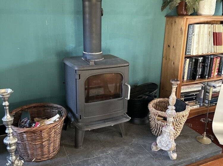 בית מלון כפרי Lowri Cottage