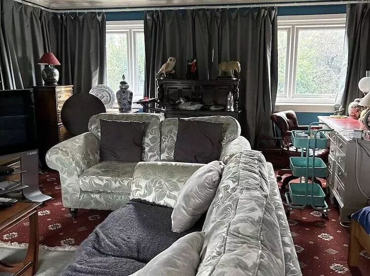 ホテル Lowri Cottage