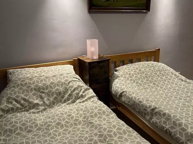 ホテル Lowri Cottage