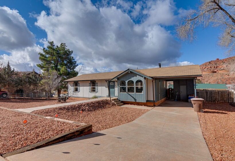 Kanab Home W/ Deck Near Zion National Park!