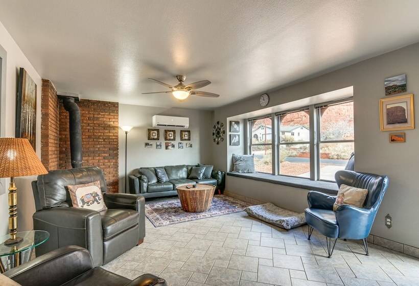 Kanab Home W/ Deck Near Zion National Park!