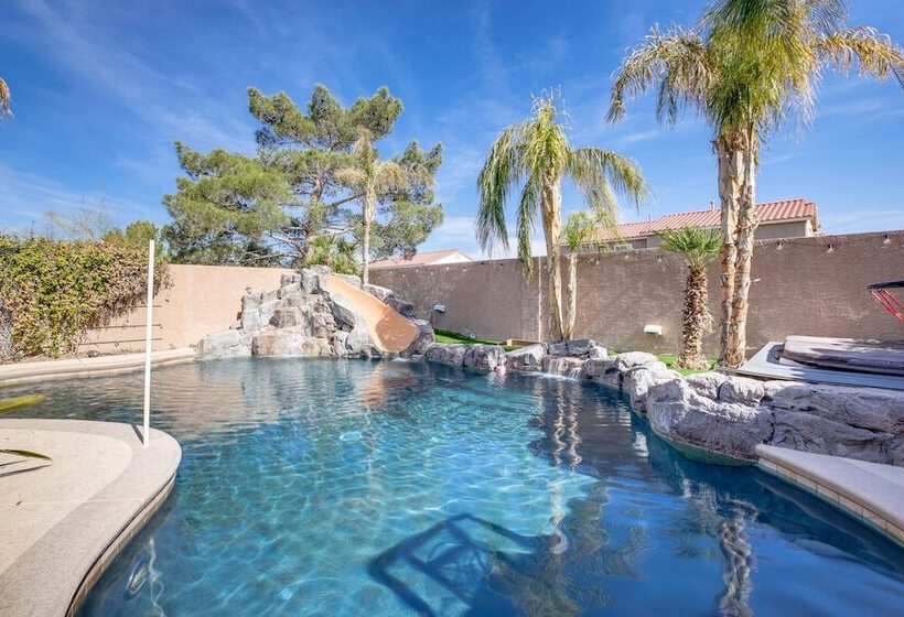 Large Las Vegas Home W/ Pool, Hot Tub + Game Room