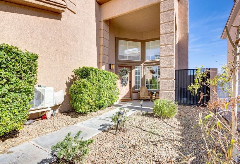 Large Las Vegas Home W/ Pool, Hot Tub + Game Room