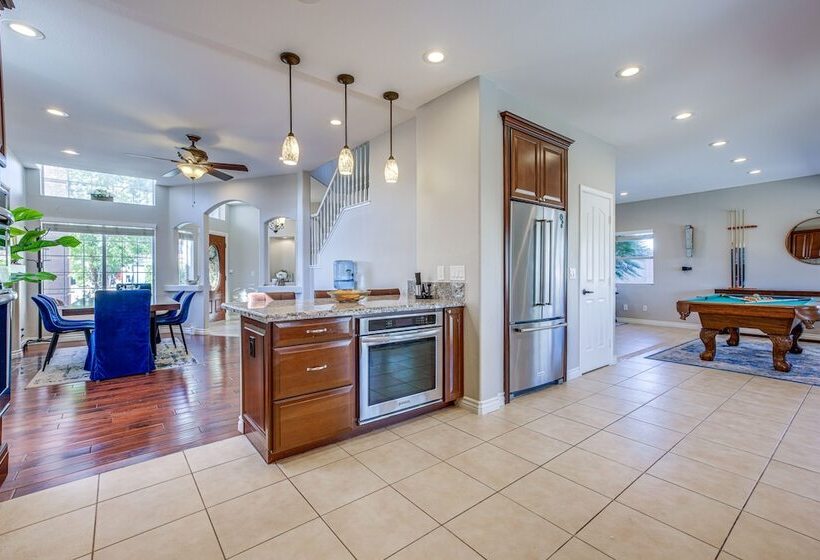 Large Las Vegas Home W/ Pool, Hot Tub + Game Room