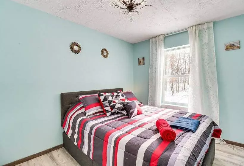 Long Pond Home W/ Private Hot Tub & Game Room