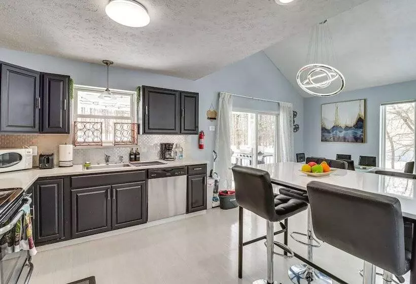 Long Pond Home W/ Private Hot Tub & Game Room