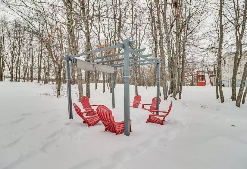 Long Pond Home W/ Private Hot Tub & Game Room
