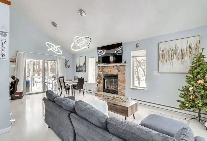 Long Pond Home W/ Private Hot Tub & Game Room