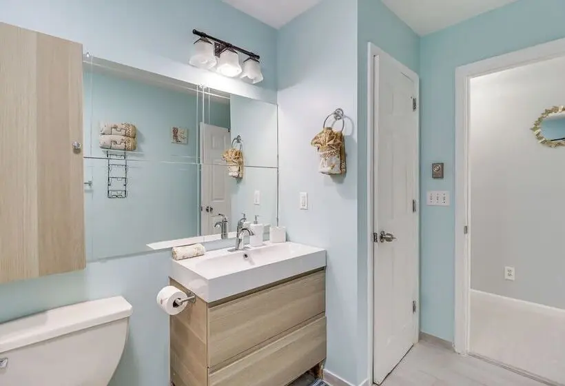 Long Pond Home W/ Private Hot Tub & Game Room