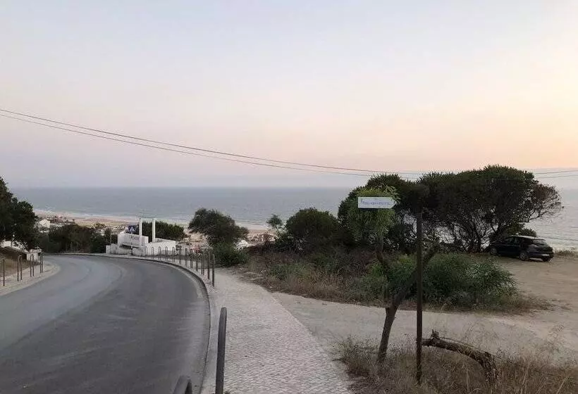 ペンション Fonte Da Telha Cliff House