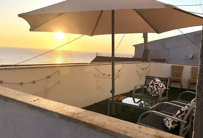 ペンション Fonte Da Telha Cliff House